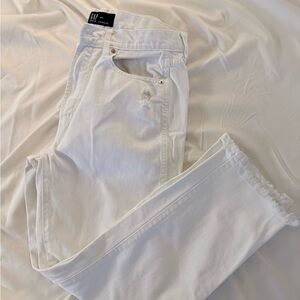 GAP Women's White Frayed Skinny Jeans